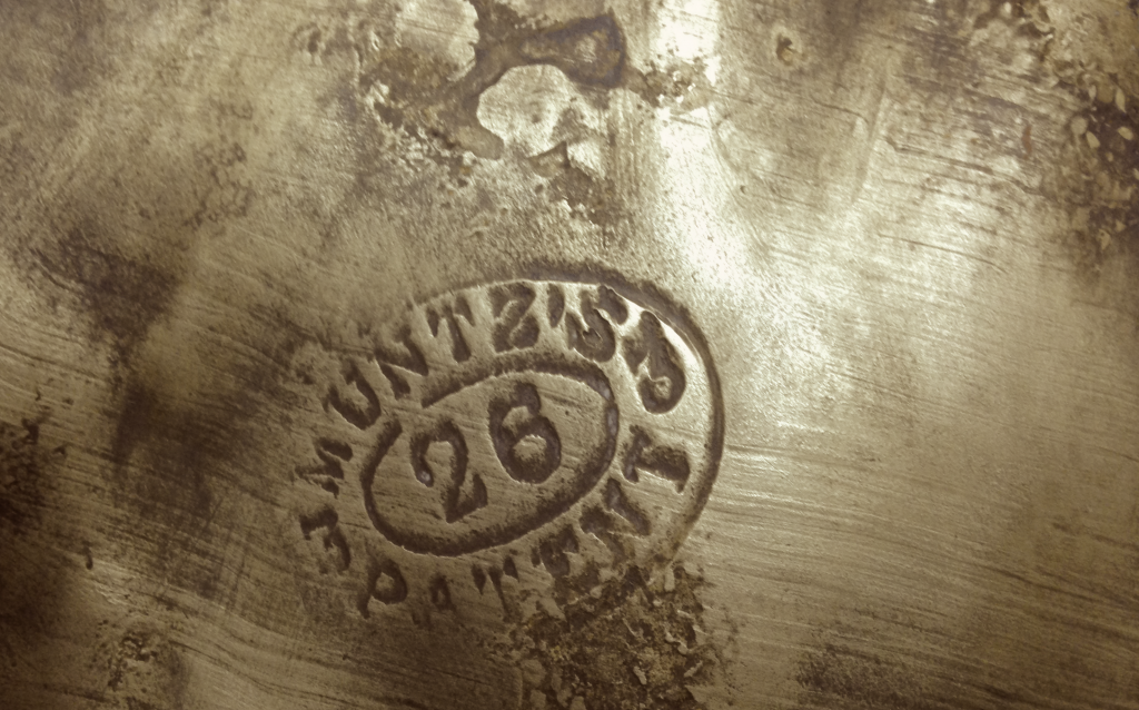 Maker's mark saying Muntz's Patent with 26 in oval